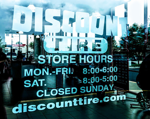 Tire Shop «Discount Tire Store - Littleton, CO», reviews and photos, 2307 W Belleview Ave, Littleton, CO 80120, USA