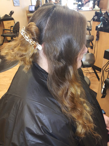 Hair Salon «Holiday Hair», reviews and photos, 70 S 32nd St, Camp Hill, PA 17011, USA