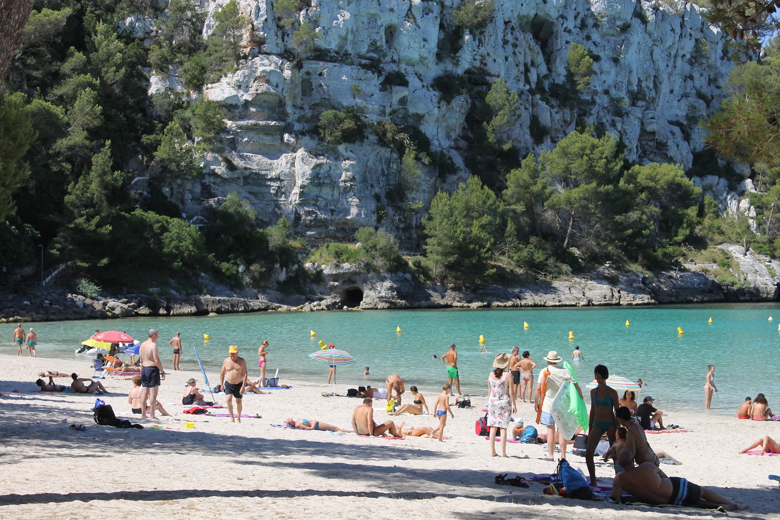 Fotografija Plaža Cala Galdana priporočljivo za družine popotnike z otroki