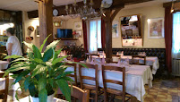 Atmosphère du Restaurant français Auberge Ensoleillée à Dun-les-Places - n°16