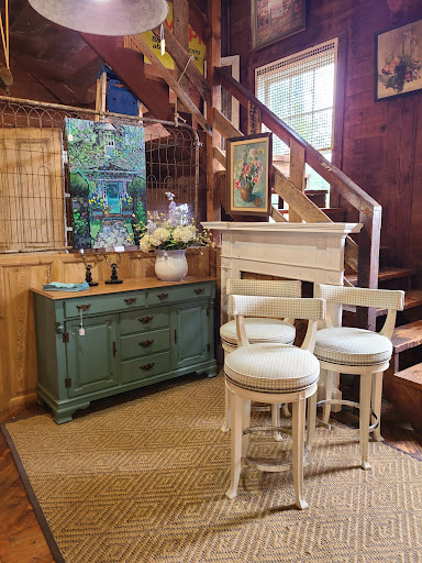 Antique Furniture Store «Hip and Humble», reviews and photos, 401 E Main St, Berryville, VA 22611, USA