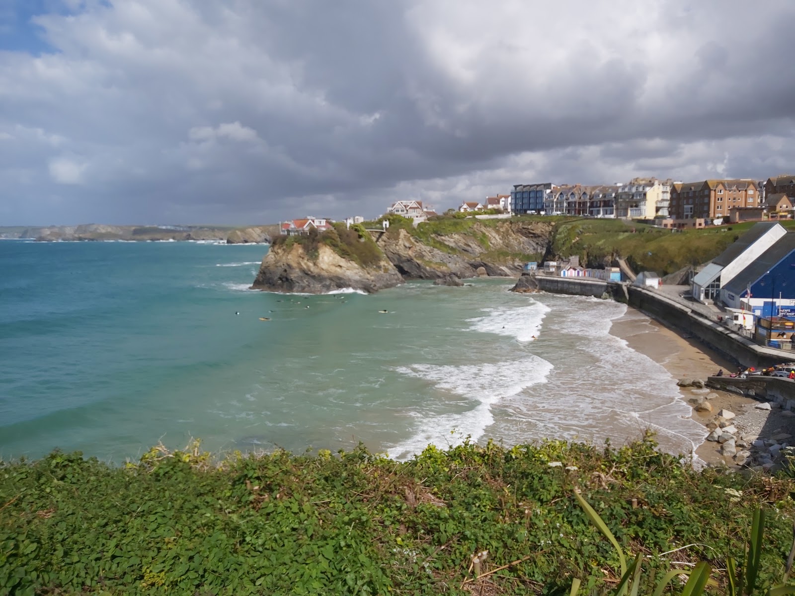 Foto af Towen Strand med turkis rent vand overflade