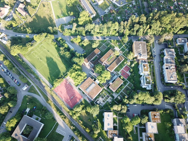 Rezensionen über Schulhaus Döltschi in Zürich - Schule