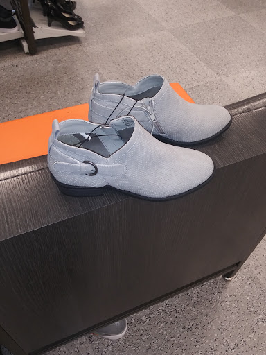 Clothing Store «Ross Dress for Less», reviews and photos, 1030 N Rengstorff Ave, Mountain View, CA 94043, USA