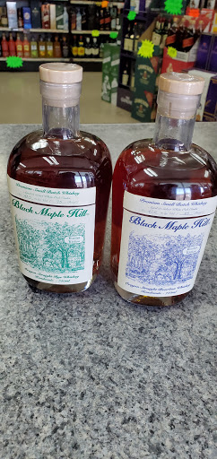 Liquor Store «Wine Vault», reviews and photos, 2 Fairbanks St, Framingham, MA 01701, USA