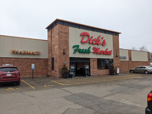 Grocery Store «Family Fresh Market», reviews and photos, 110 W 4th St, New Richmond, WI 54017, USA