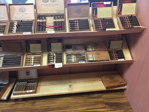 Cigar Shop «Cigar Bundles of Miami Cigar Lounge», reviews and photos, 405 SE 1st Ave, Florida City, FL 33034, USA