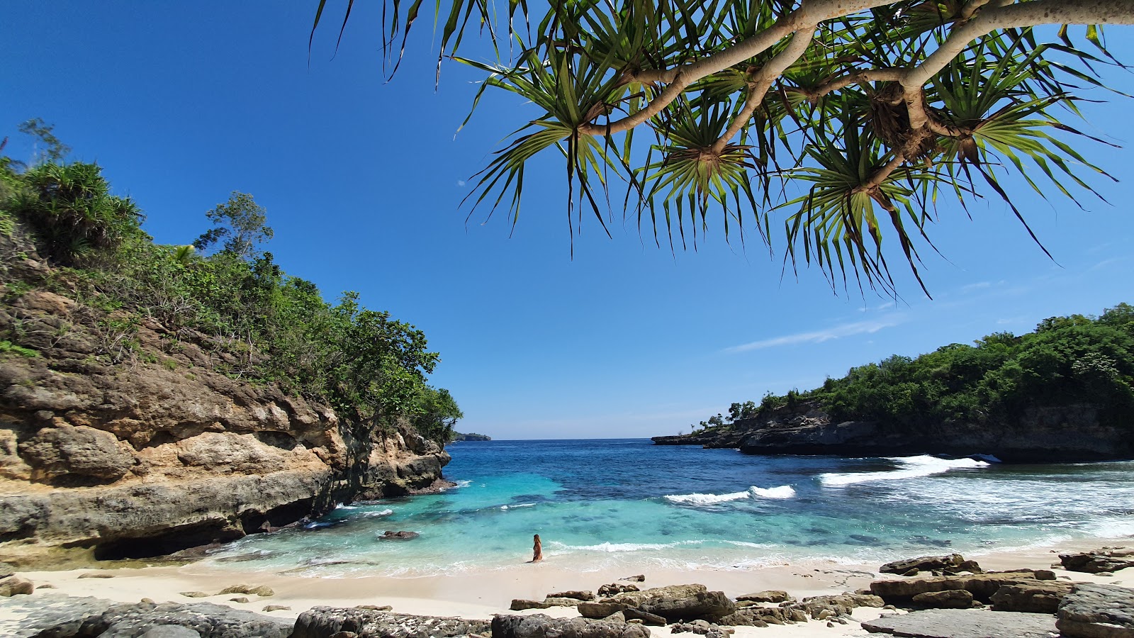 Secret Beach'in fotoğrafı küçük koy ile birlikte