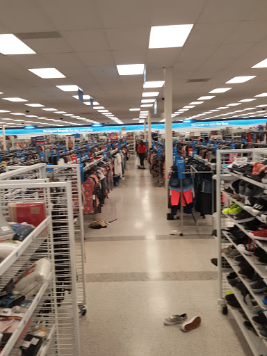 Clothing Store «Ross Dress for Less», reviews and photos, 5820 Lakewood Towne Center Blvd SW, Lakewood, WA 98499, USA