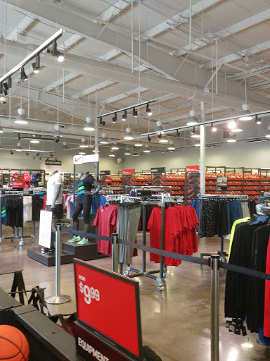Clothing Store «Nike Factory Store», reviews and photos, 243 Tanger Dr Suite 243, Williamsburg, IA 52361, USA