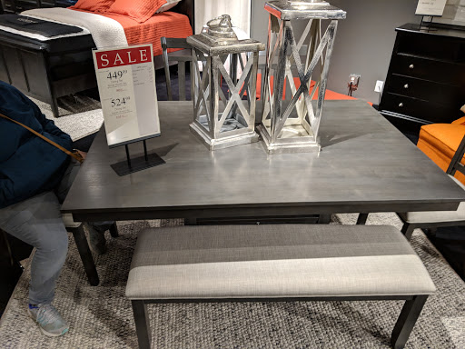 Furniture Store «Mor Furniture for Less | Lynnwood», reviews and photos, 4029 Alderwood Mall Blvd, Lynnwood, WA 98036, USA