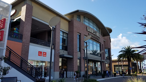 Bay Street Emeryville image