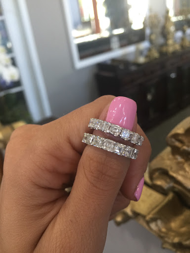 Jewelry Store «Jean Pierre Jewelers», reviews and photos, 21400 Ventura Blvd, Woodland Hills, CA 91364, USA
