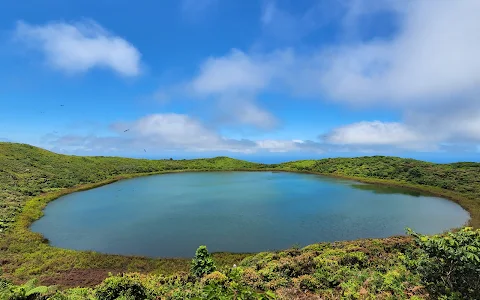 El Junco Lagoon image