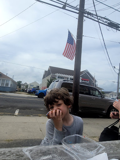 Donut Shop «Top That! Donuts», reviews and photos, 210 Ocean Ave, Point Pleasant Beach, NJ 08742, USA