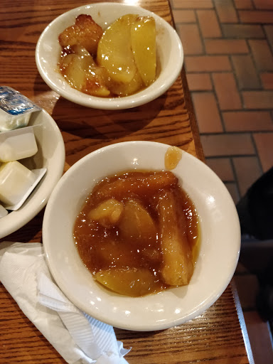 American Restaurant «Cracker Barrel Old Country Store», reviews and photos, 7925 Conference Center Dr, Brighton, MI 48114, USA