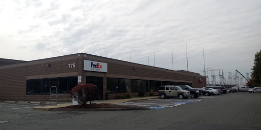 Shipping and Mailing Service «FedEx Ship Center», reviews and photos, 775 Summer St, South Boston, MA 02127, USA