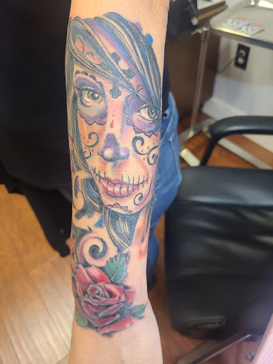 Tattoo Shop «Lucky Stars Tattoo», reviews and photos, 1050 Blossom Hill Rd, San Jose, CA 95123, USA