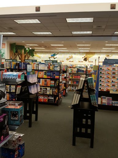 Book Store «Barnes & Noble Booksellers Mansell Crossings SC», reviews and photos, 7660 North Point Pkwy, Alpharetta, GA 30022, USA
