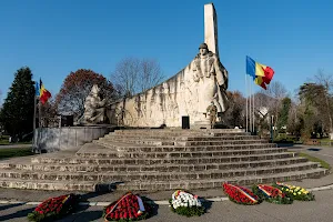 Romanian Soldier Monument image