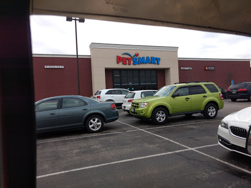 Pet Supply Store «PetSmart», reviews and photos, 245 Rivers Edge Dr, Milford, OH 45150, USA
