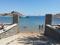 Foto di Agia Marina Beach con una costa dritta