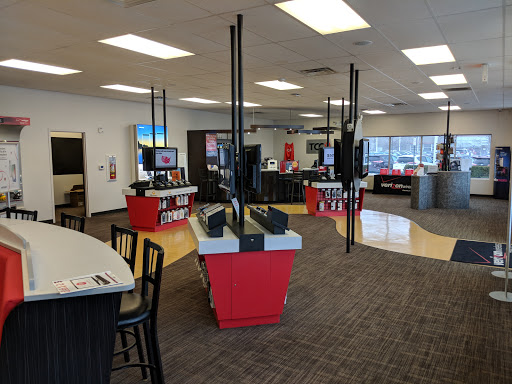 Cell Phone Store «Verizon Authorized Retailer, TCC», reviews and photos, 46540 Michigan Ave, Canton, MI 48188, USA