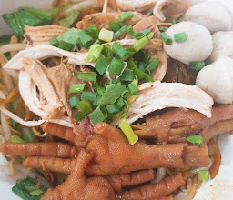 ก๋วยเตี๋ยวไก่ตุ๋น-หมูตุ๋น สมุนไพรยาจีน photo