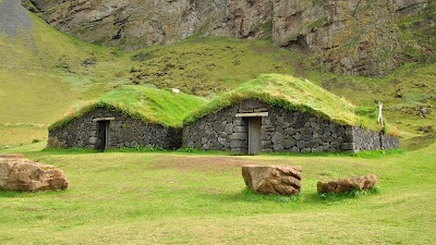 Photos of Herj&oacute;lfsdalur