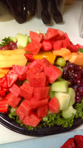 Grocery Store «Roberts Market & Liquor», reviews and photos, 3015 Woodside Rd, Redwood City, CA 94062, USA