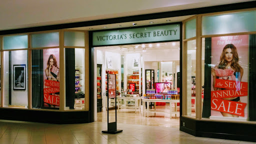 Shopping Mall «Charlottesville Fashion Square», reviews and photos, 1600 Rio Rd E, Charlottesville, VA 22901, USA