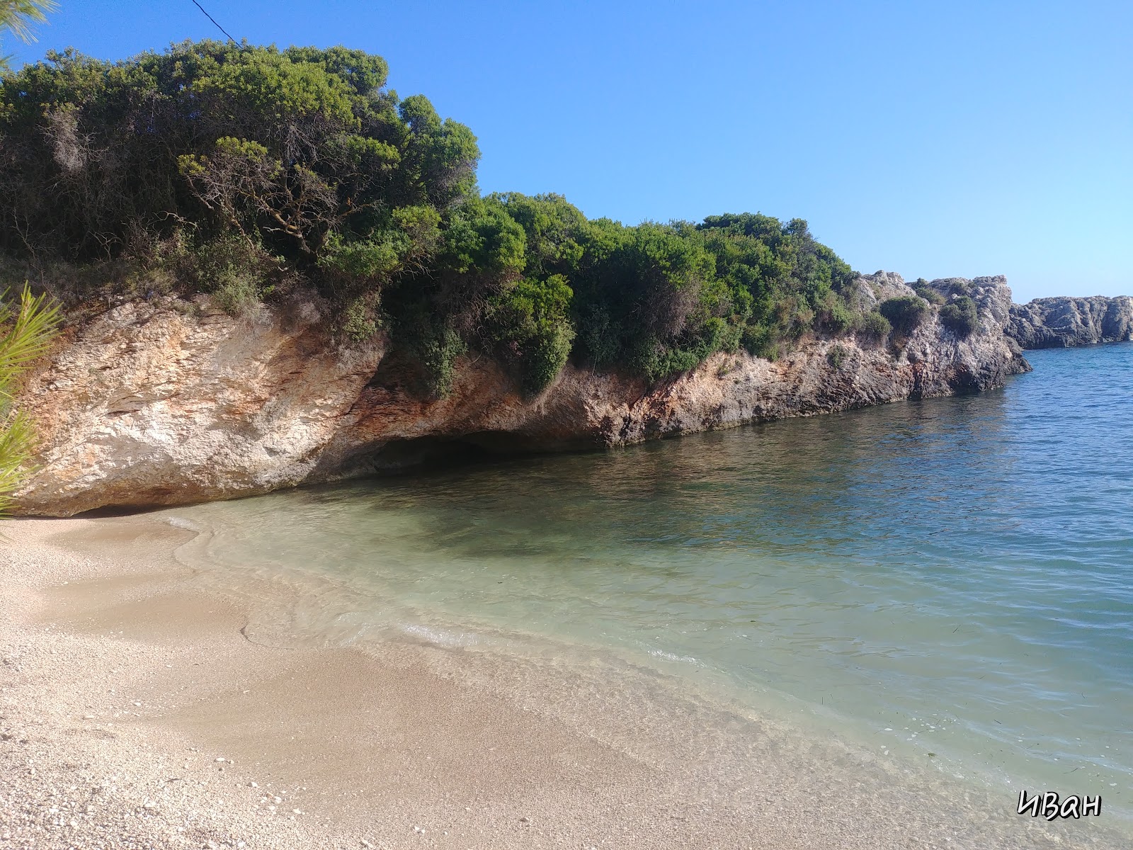 Kormoranon Bay photo #7