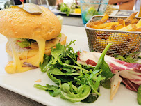 Hamburger du Restaurant La Croisette à Châtelaillon-Plage - n°3