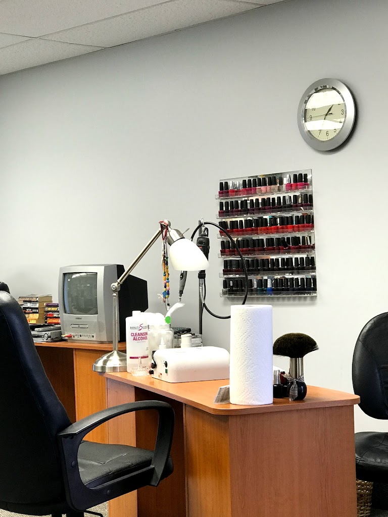 Designer Nails & More 48193