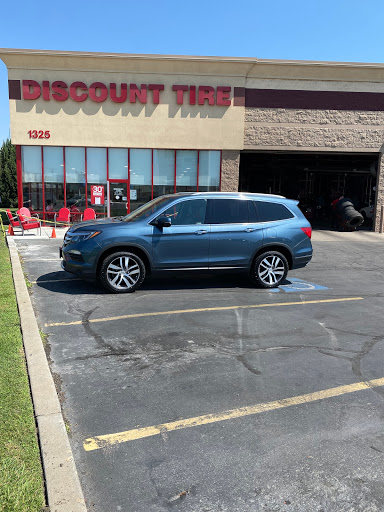 Tire Shop «Discount Tire», reviews and photos, 1325 State St, Orem, UT 84097, USA