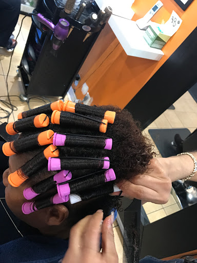 Beauty Salon «Dominican Sparkle Beauty Salon», reviews and photos, 1675 Springfield Ave, Maplewood, NJ 07040, USA