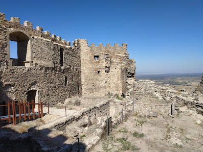 Castillo de Montánchez C. Castillo, 37B, 10170 Montánchez, Cáceres, España