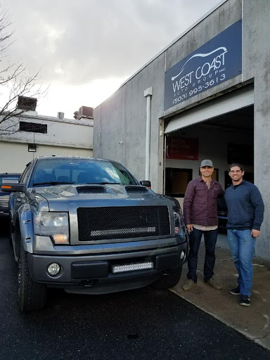 Used Car Dealer «West Coast Auto Group», reviews and photos, 231 NE 10th Ave, Portland, OR 97232, USA