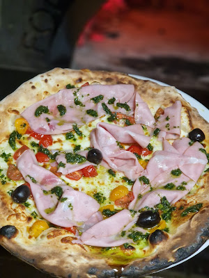 Camion Pizza Vesuvio à Porto-Vecchio