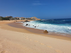 Viudas Beach'in fotoğrafı geniş bir kıyı şeridi ile birlikte