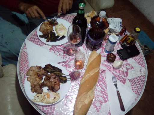 Información y opiniones sobre cady sitio de comer de Cádiar