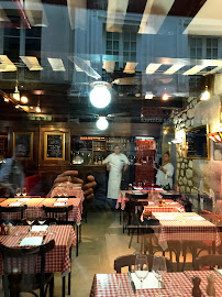 Atmosphère du Restaurant français L'Enfance de Lard à Paris - n°9