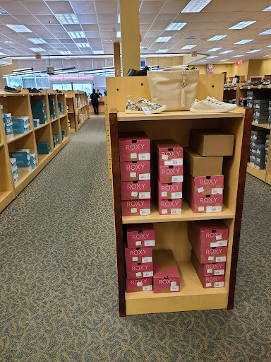 Shoe Store «Peltz Shoes - Brandon Store», reviews and photos, 328 Brandon Town Center Dr, Brandon, FL 33511, USA