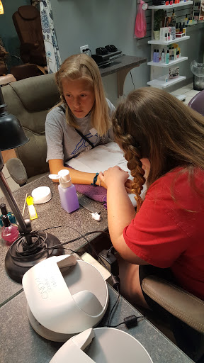 Hair Salon «Guys & Gals Quarters Salon & Day Spa», reviews and photos, 22 Saratoga Dr, Batesville, IN 47006, USA