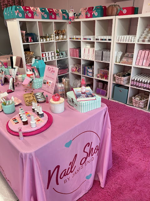 Maia Beauty Artisan Shop