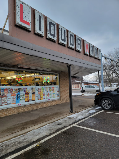 Liquor Store «Liquor Mart», reviews and photos, 301 E Clairemont Ave, Eau Claire, WI 54701, USA
