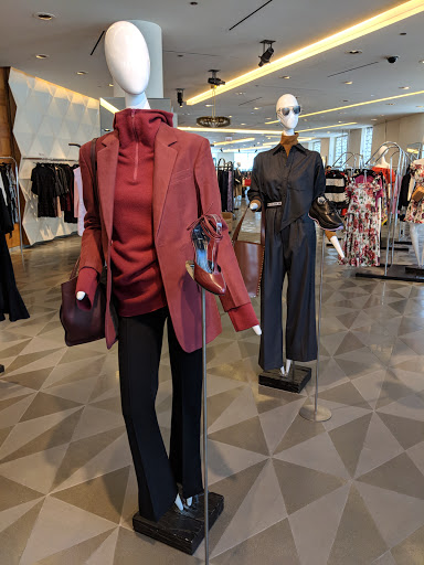 Department Store «Barneys New York, Chicago», reviews and photos, 15 E Oak St, Chicago, IL 60611, USA