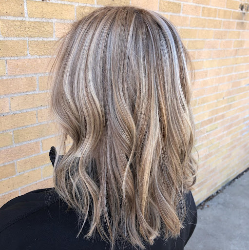 Beauty Salon «Hollywood Blonde Salon», reviews and photos, 140 N Kingshighway St, St Charles, MO 63301, USA