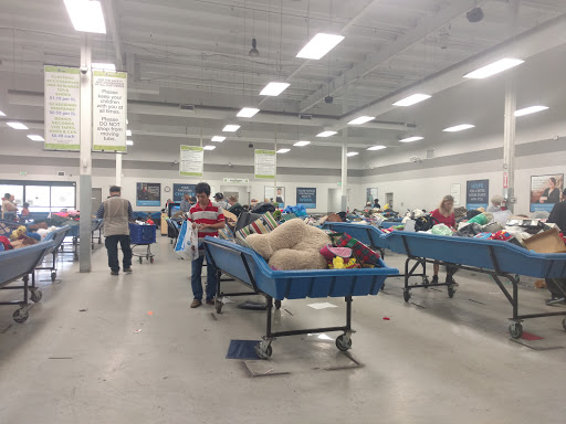Thrift Store «Goodwill Outlet World», reviews and photos, 3155 S Platte River Dr, Englewood, CO 80110, USA