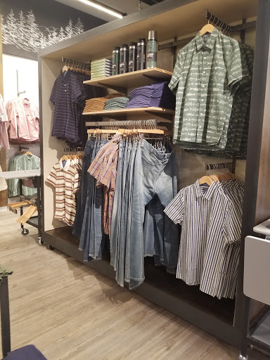 Clothing Store «L.L. Bean», reviews and photos, 25225 Cedar Rd, Lyndhurst, OH 44124, USA